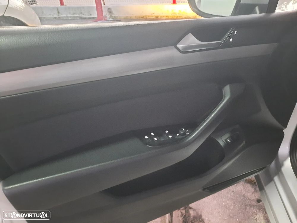 VW Passat 1.6 TDI BlueMotion - 15