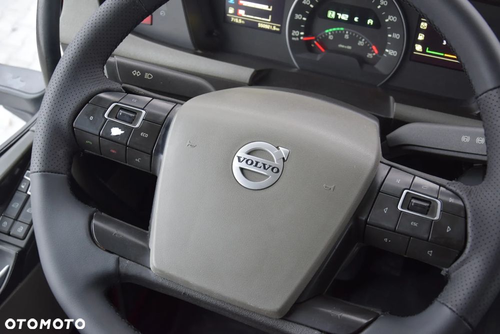 Volvo FH500 / NISKA KABINA / HYDRAULIKA / EURO 6 / ACC / LEDY / ALUFELGI / SERWISOWANY / SPROWADZONY - 28