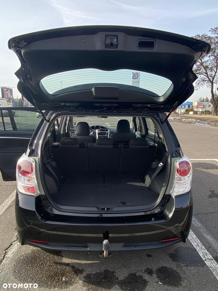 Toyota Verso 1.8 Premium 7os - 11