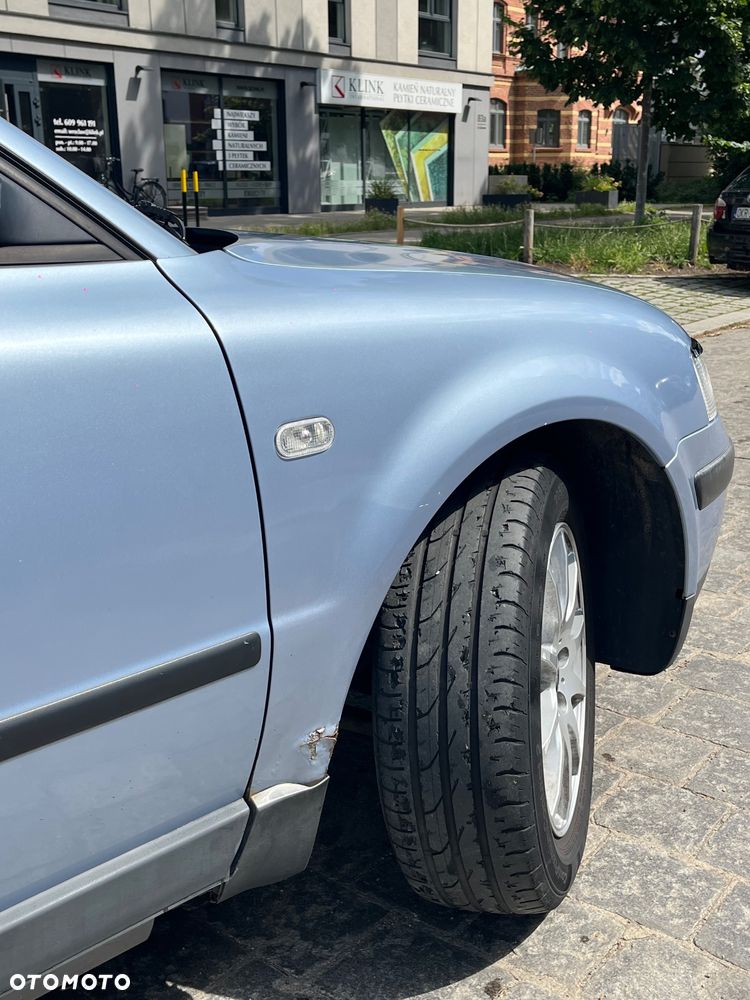 Volkswagen Passat 1.8 - 16
