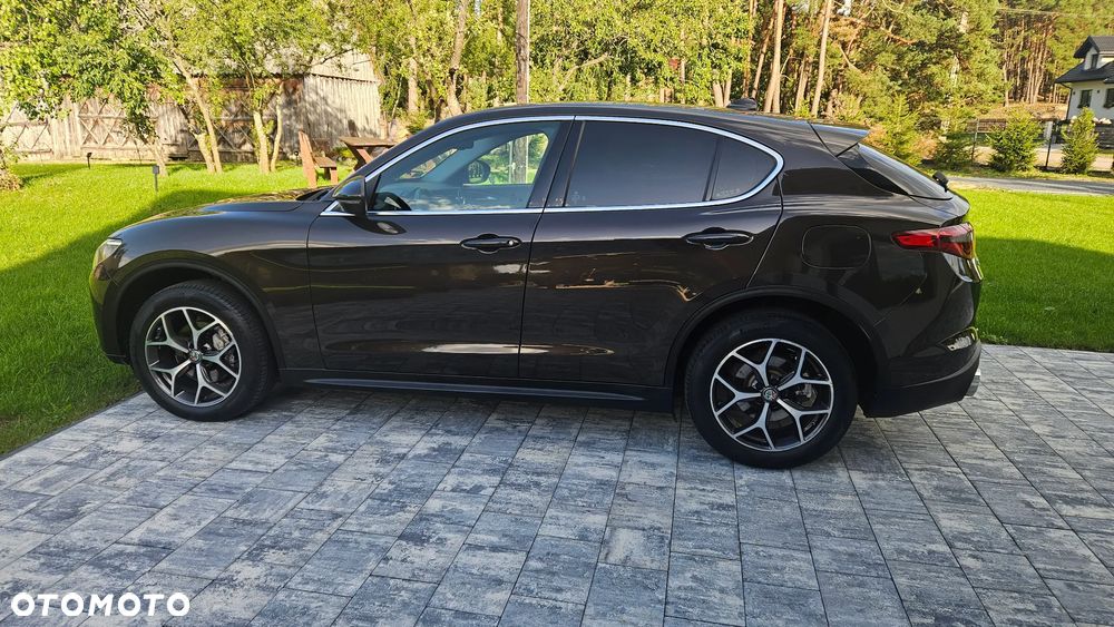 Alfa Romeo Stelvio - 17