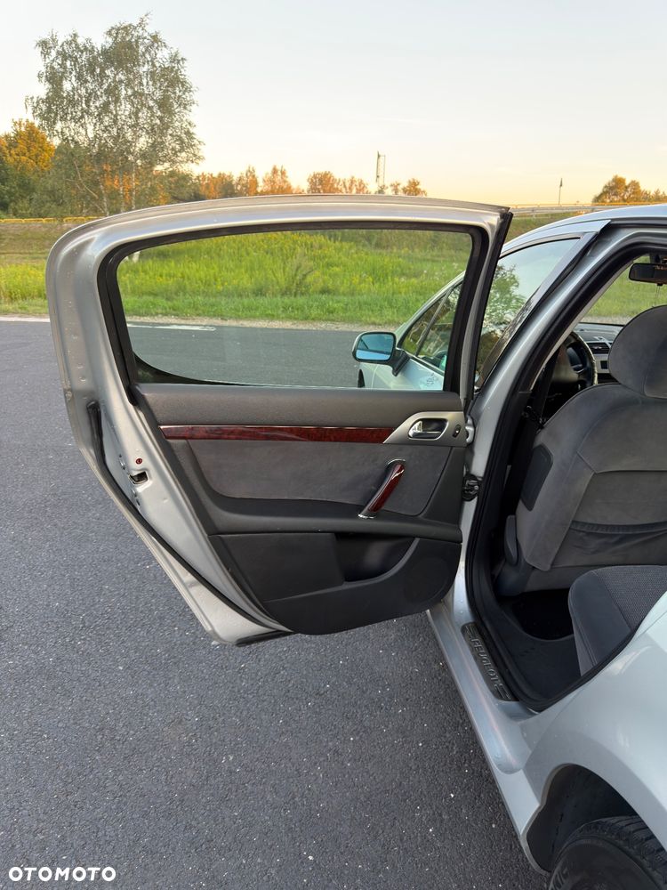 Peugeot 407 - 16