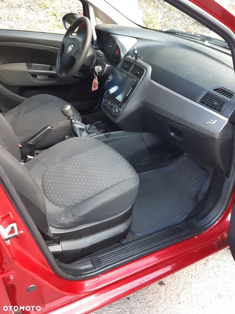 Fiat Grande Punto - 9