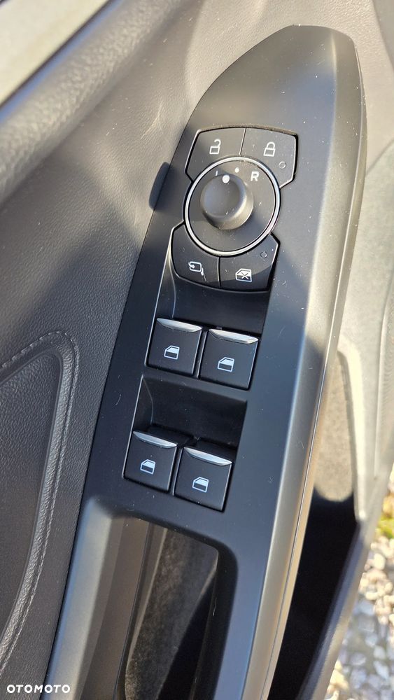 Ford Focus Turnier 1.5 EcoBlue Start-Stopp-System TITANIUM STYLE - 31