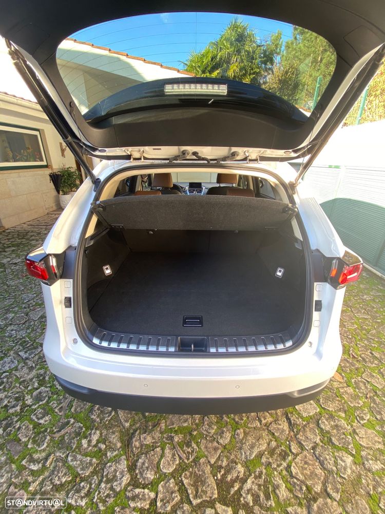 Lexus NX 300h Luxury 4WD - 23