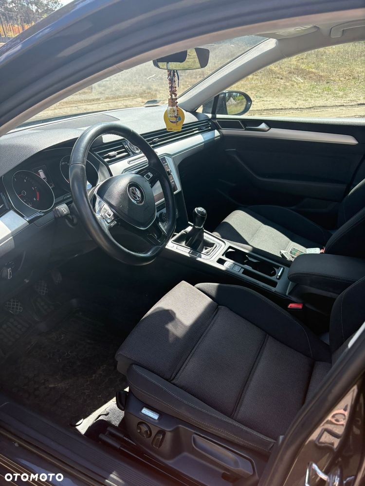 Volkswagen Passat 1.6 TDI BMT Trendline - 9