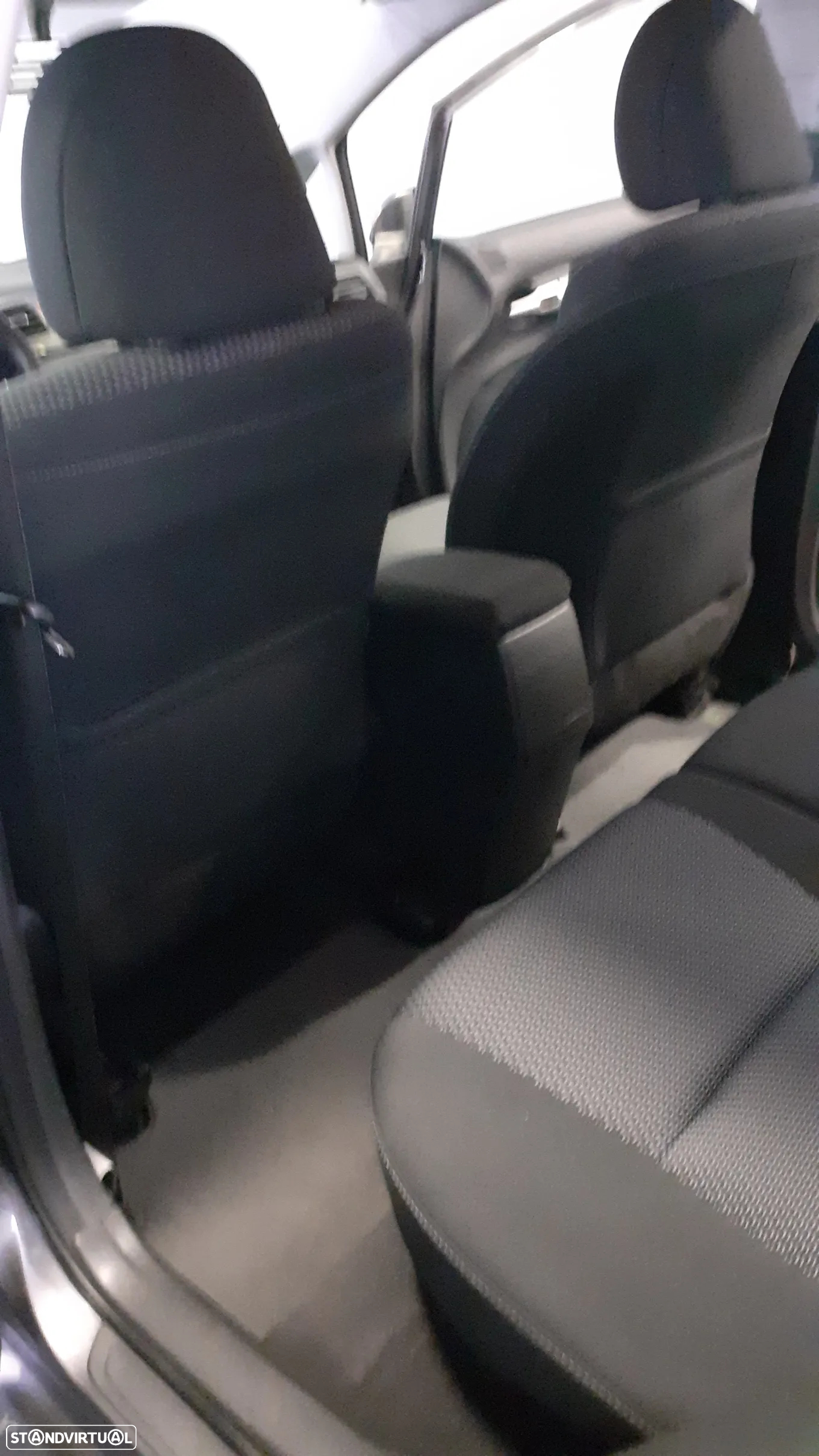 Toyota Auris 1.4 VVT-i AC - 17