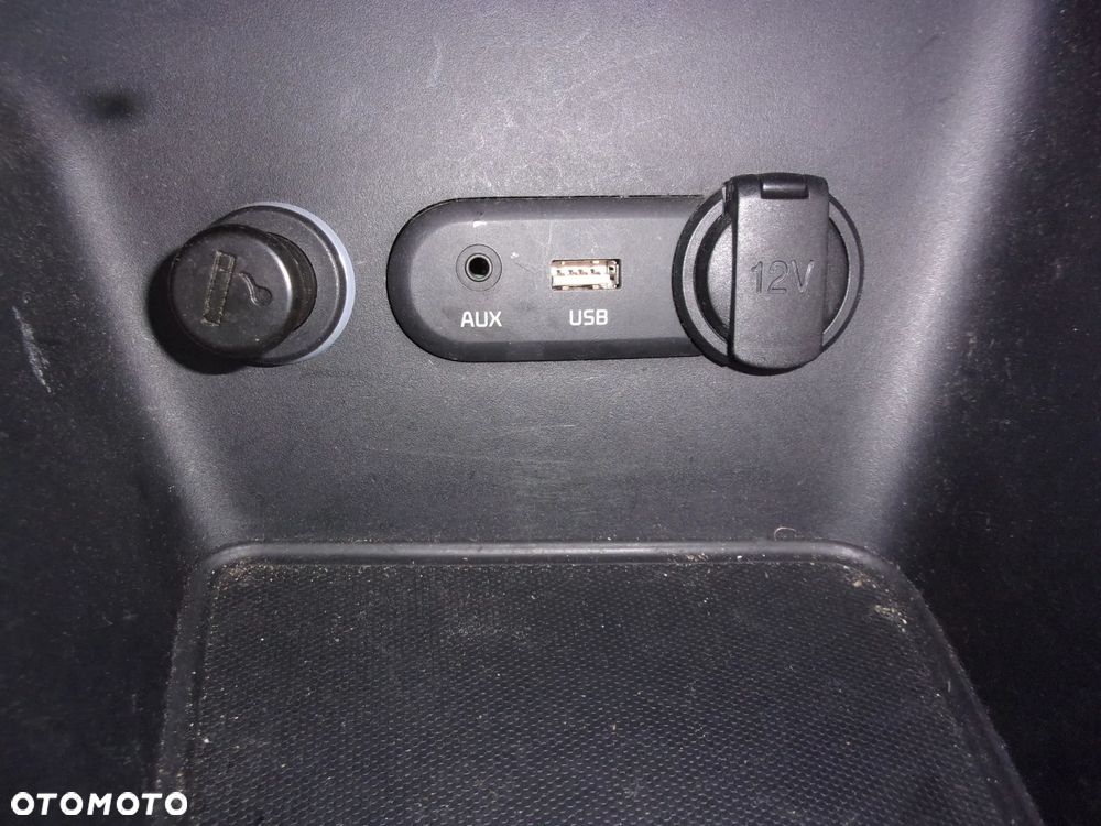Kia Ceed - 13