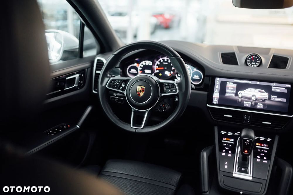 Porsche Cayenne Standard - 18