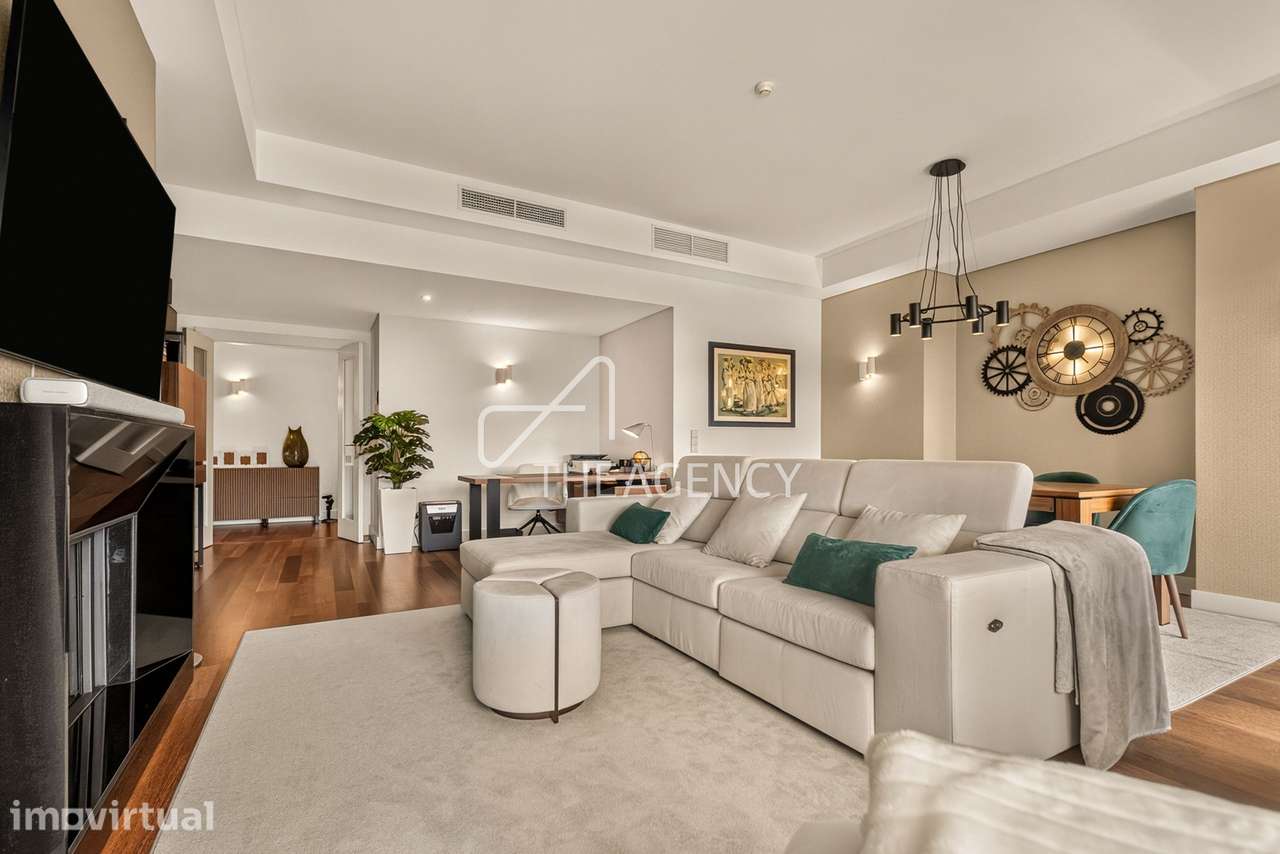 T3 Duplex na Quinta da Marinha: A Definição de Luxo e Exclusividade em - Grande imagem: 3/43