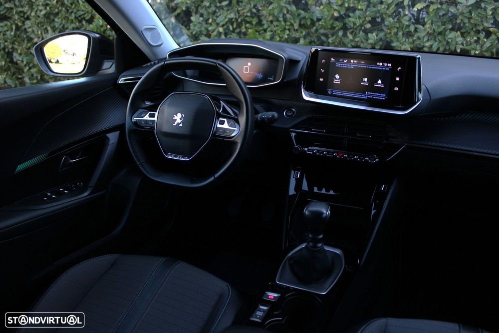 Peugeot 2008 1.2 PureTech Allure Pack - 22