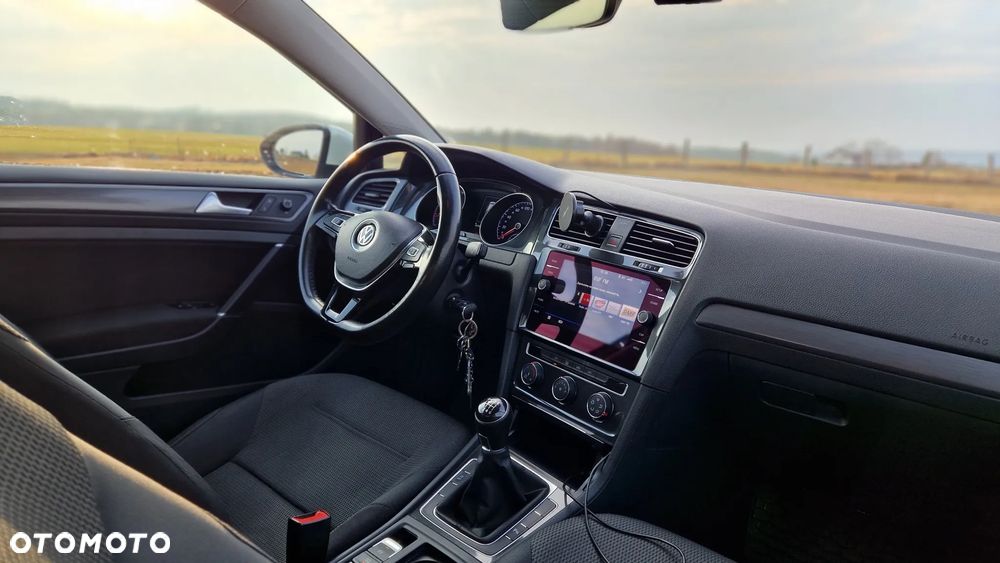 Volkswagen Golf 1.4 TSI BMT Comfortline - 14