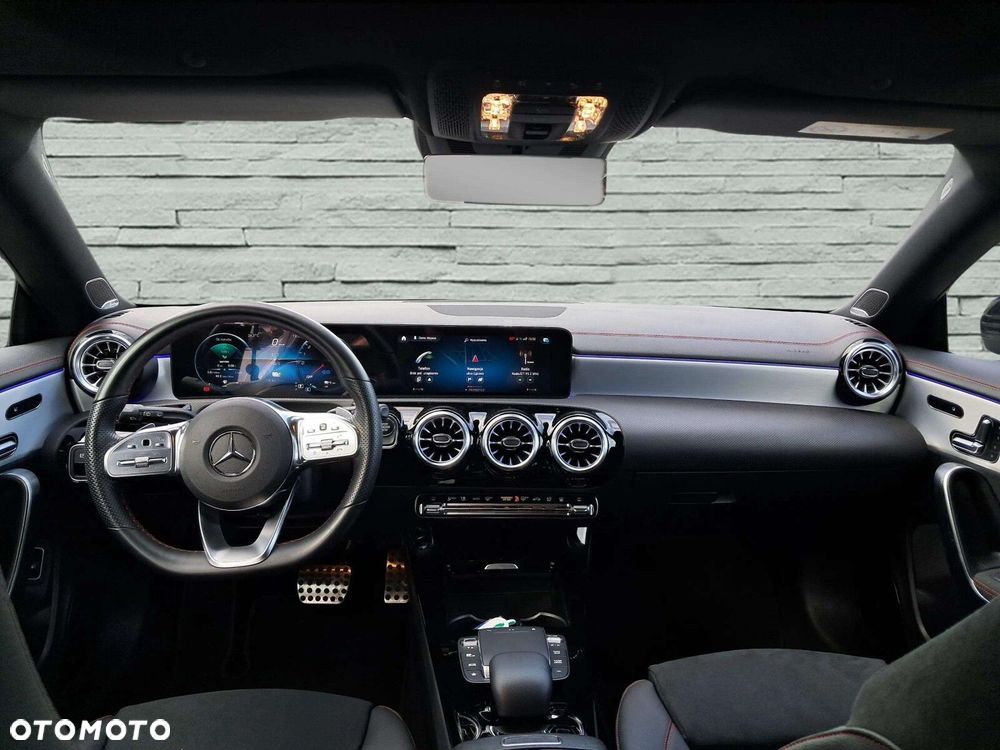 Mercedes-Benz CLA - 9