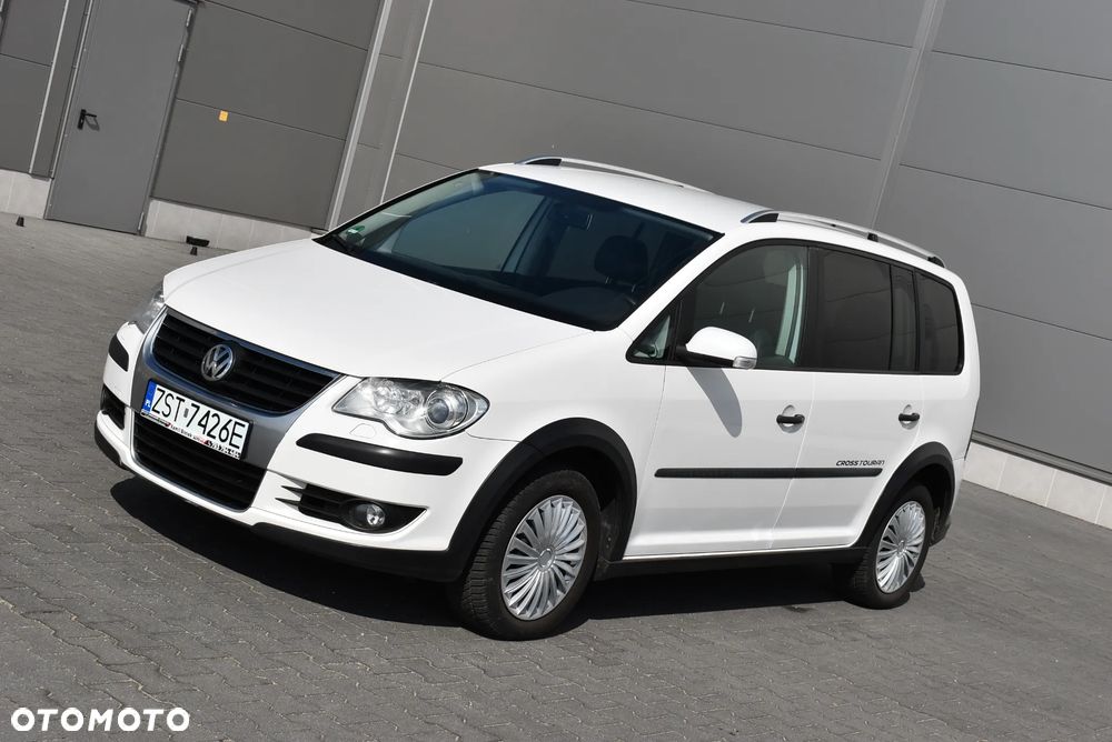 Volkswagen Touran 1.4 TSI Cross