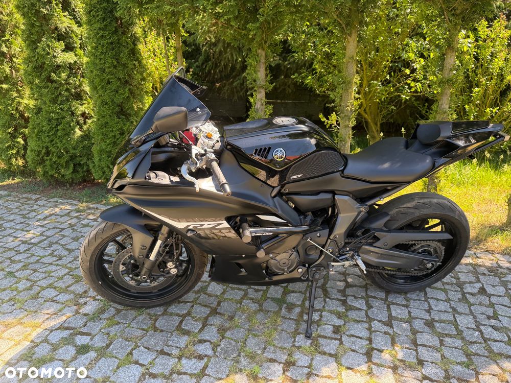Yamaha R7 - 25