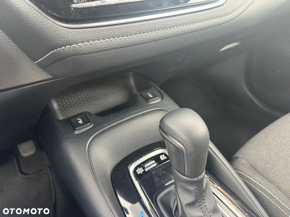 Suzuki Swace 1.8 Hybrid Premium Plus CVT - 13