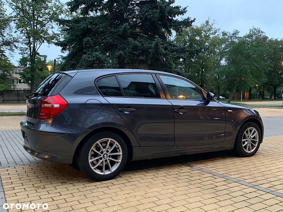 BMW Seria 1 120i - 8