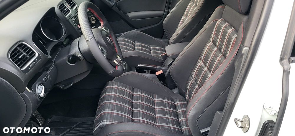Volkswagen Golf 2.0 GTI - 9