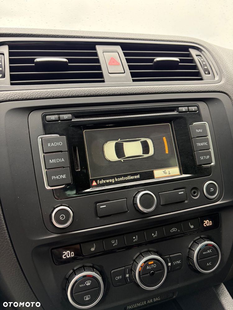 Volkswagen Jetta 1.4 TSI DSG Match - 17