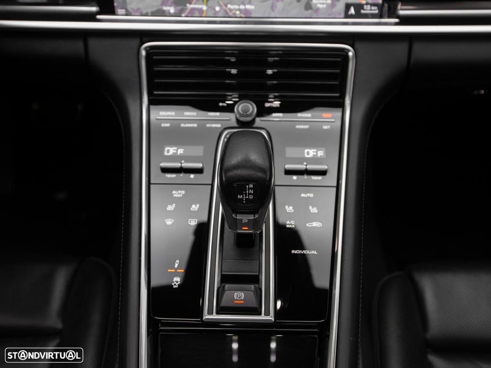 Porsche Panamera 4 E-Hybrid - 32