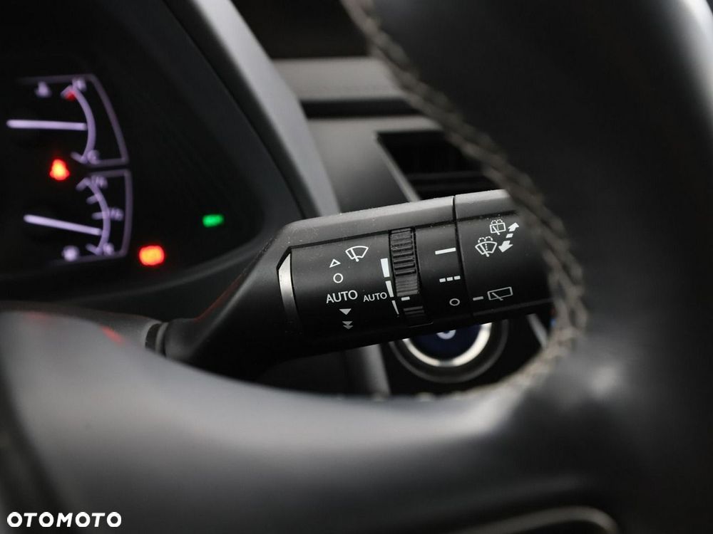 Lexus UX 250h - 31
