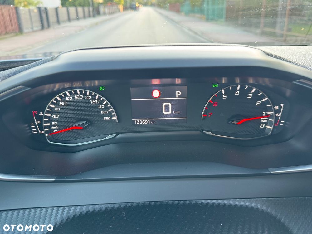 Peugeot 2008 PureTech 130 EAT8 Active - 19