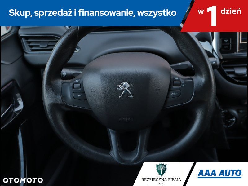 Peugeot 208 - 18
