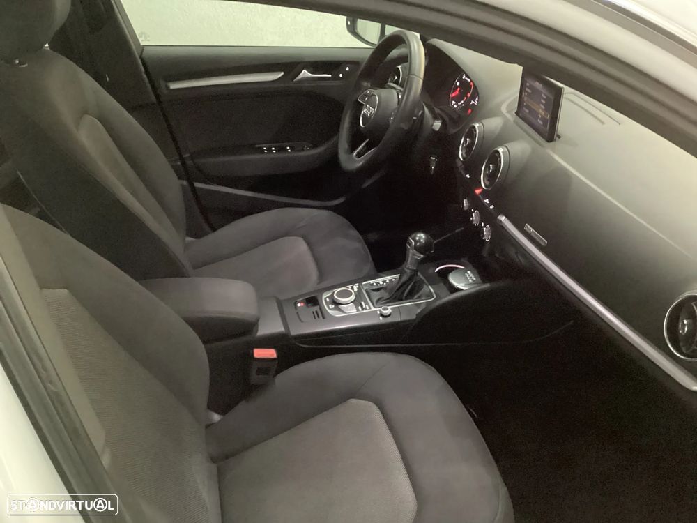 Audi A3 1.6 TDI S-line S tronic - 14