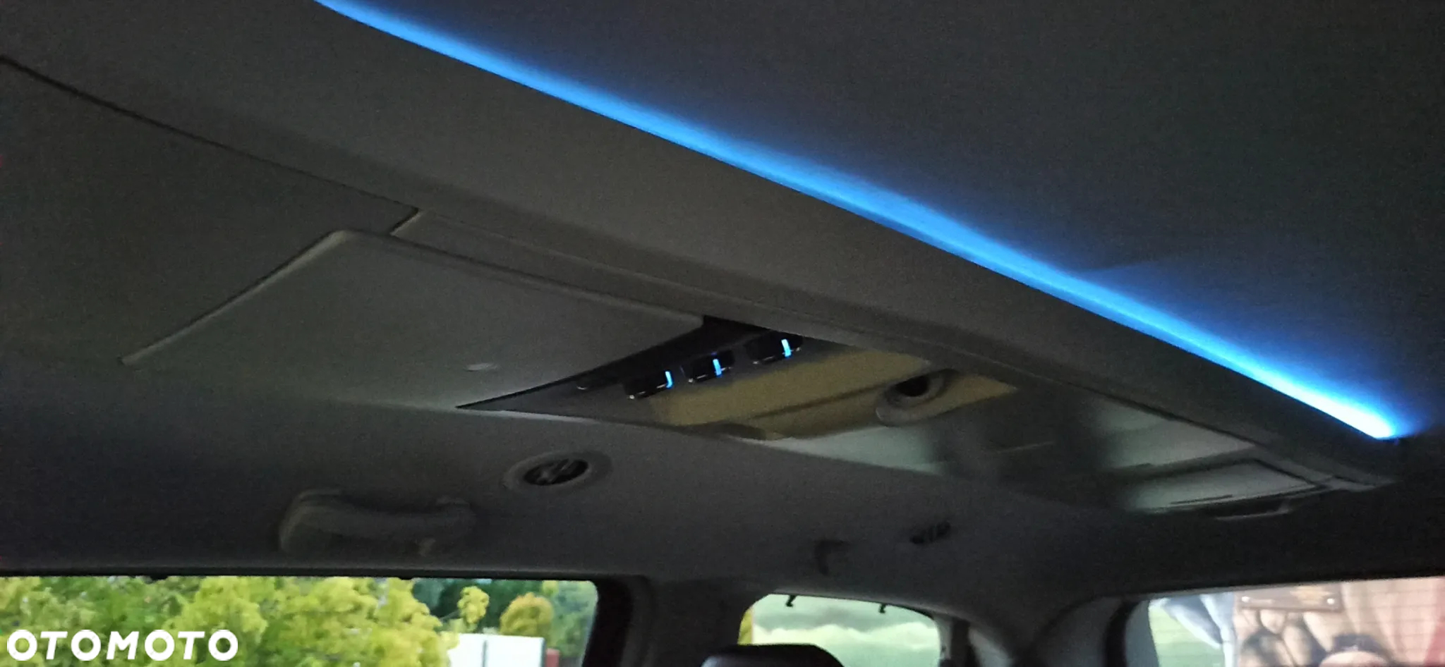 Chrysler Town & Country - 34