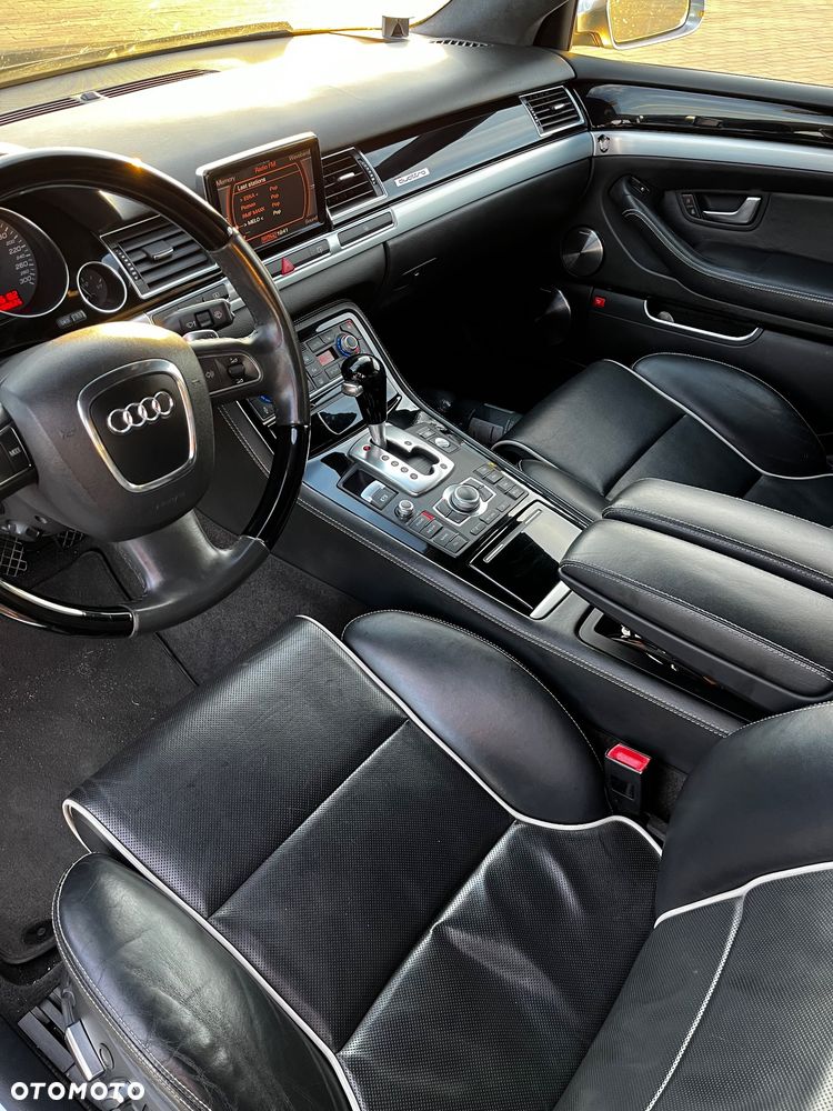 Audi S8 - 20