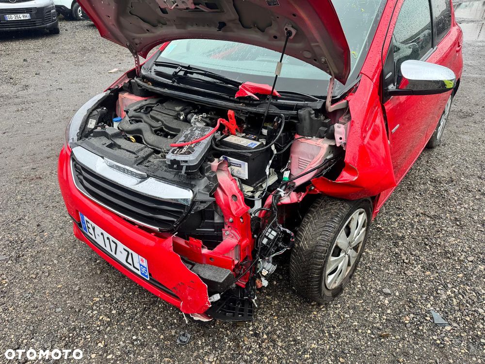 Peugeot 108 VTI 72 Top Allure - 12