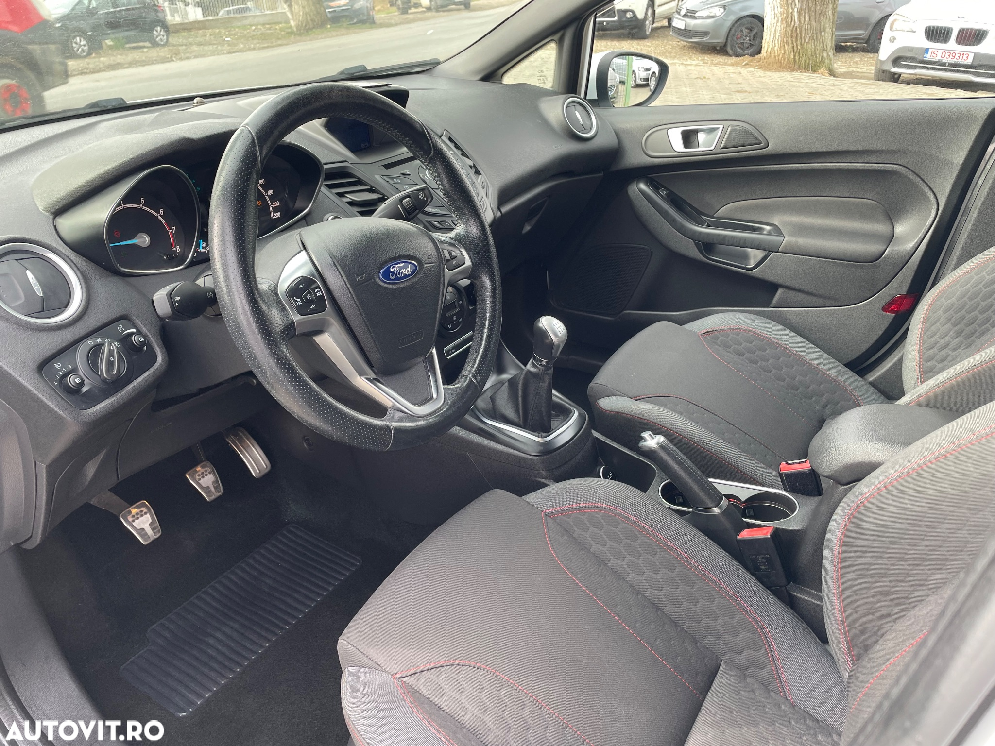 Ford Fiesta 1.0 EcoBoost Start-Stop ST-LINE - 11