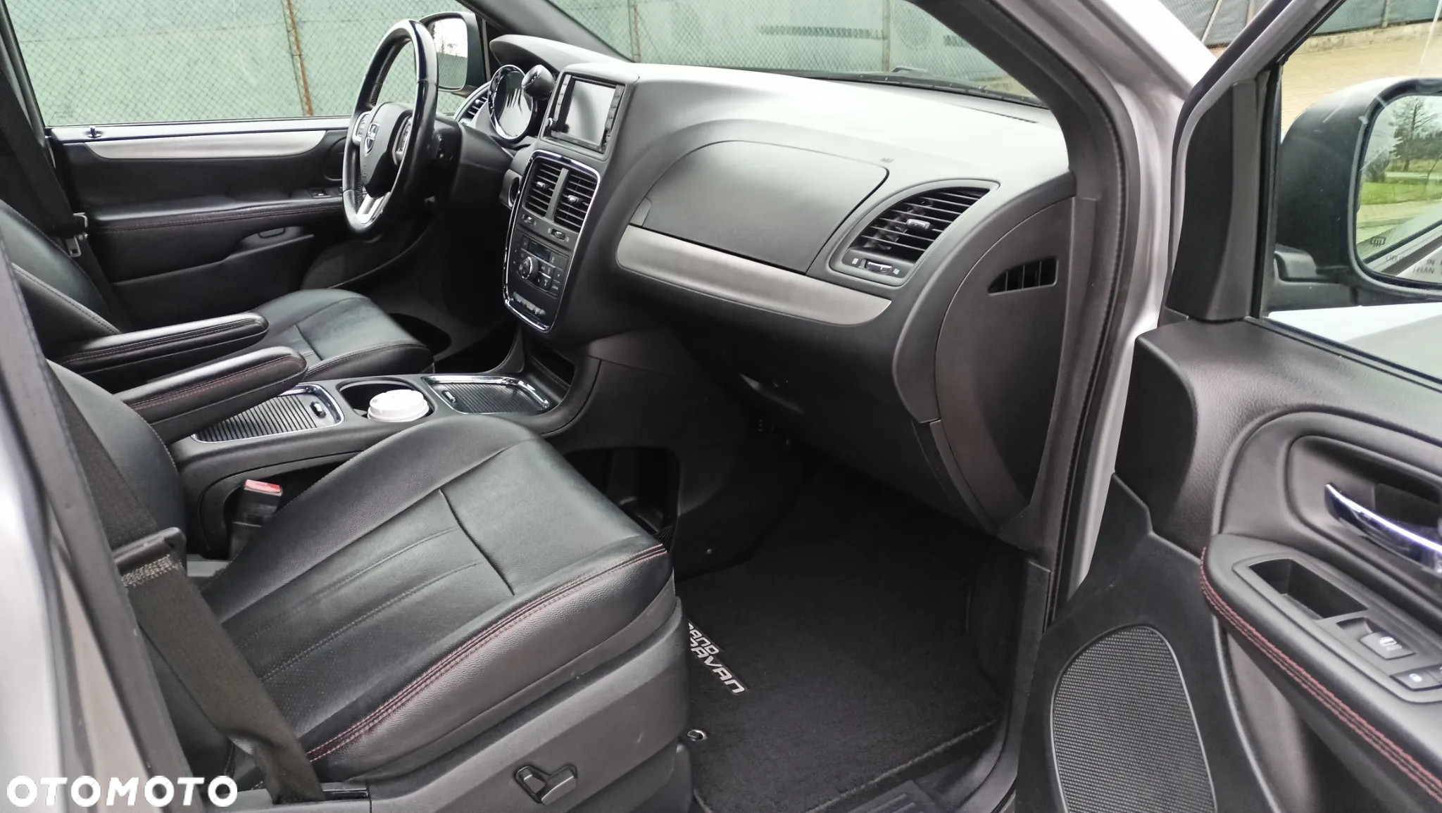 Dodge Grand Caravan - 14