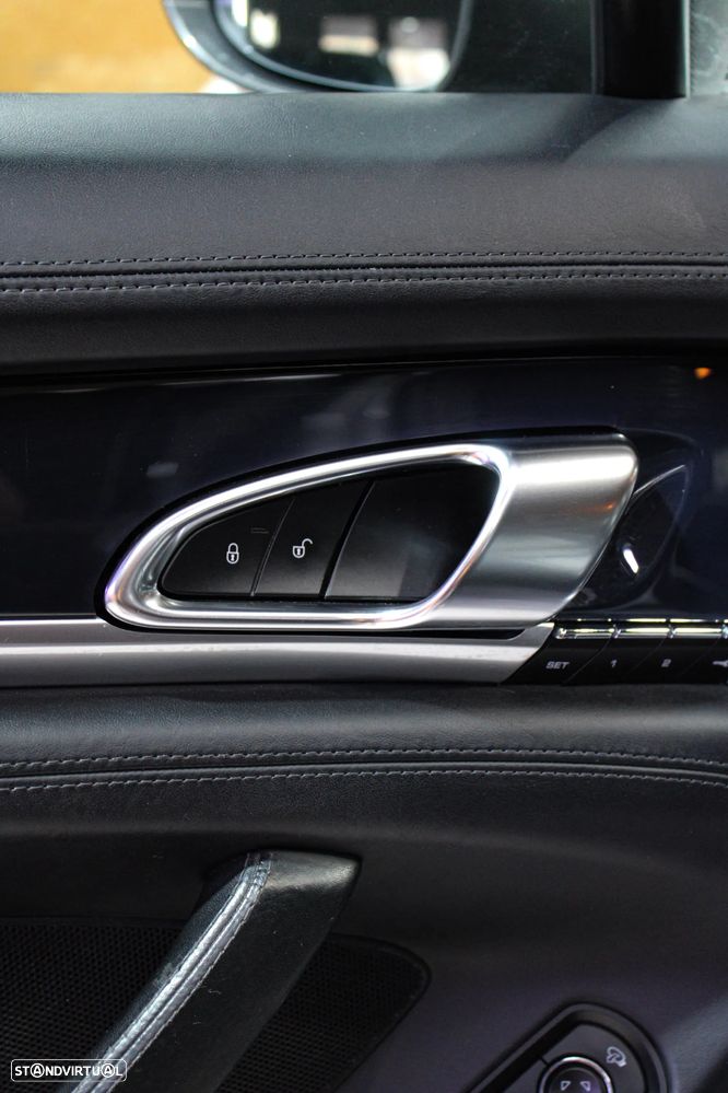 Porsche Panamera S Hybrid - 26