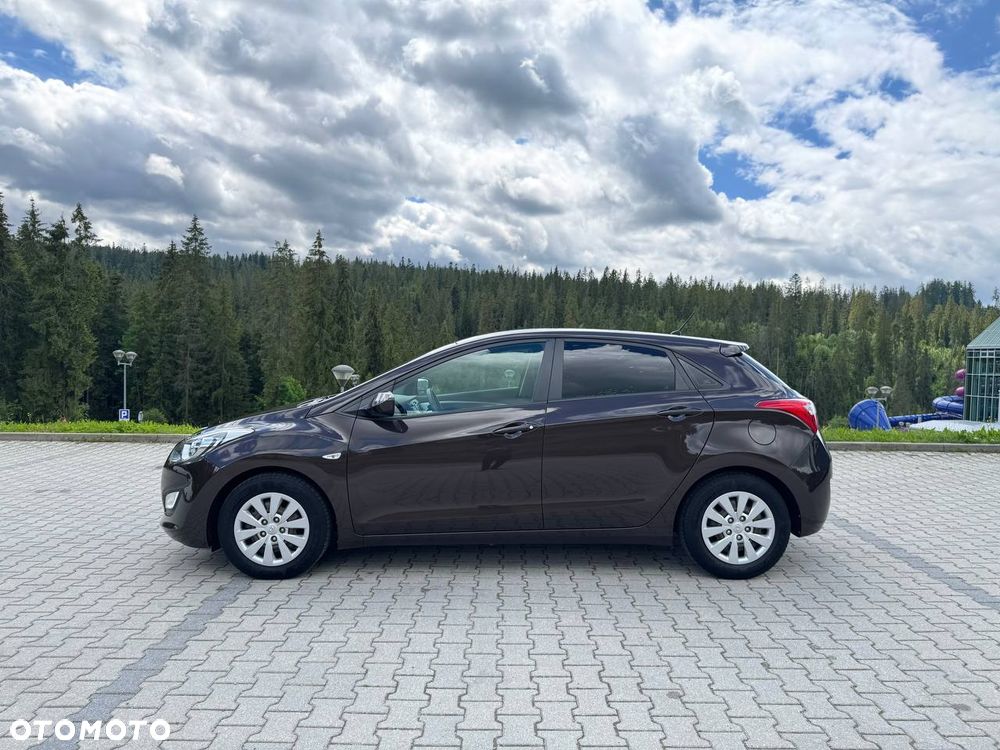 Hyundai i30 blue Kombi 1.4 Classic - 9