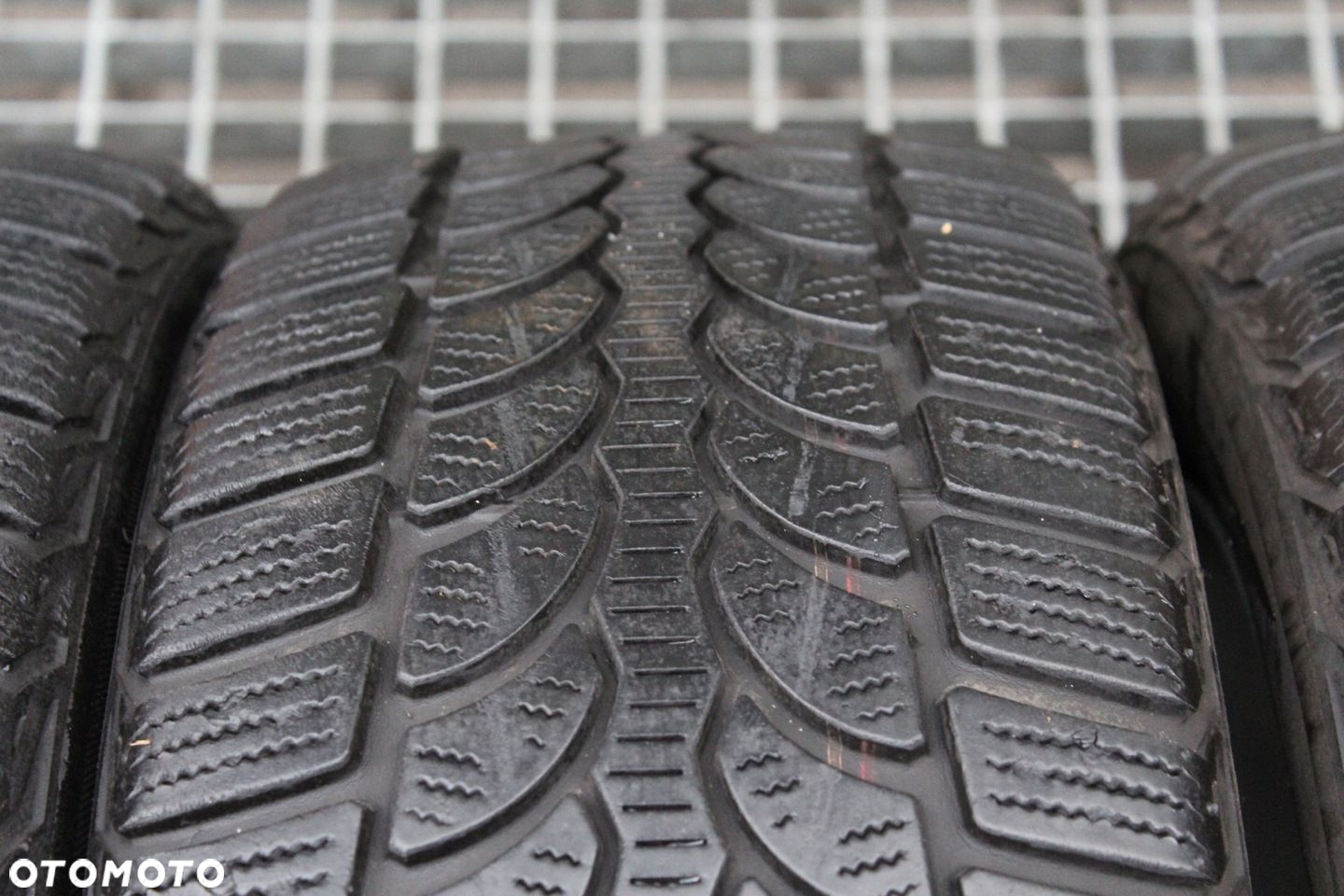 4x 195/50R16 BRIDGESTONE BLIZZAK LM-32 AO 88H 17r - 4