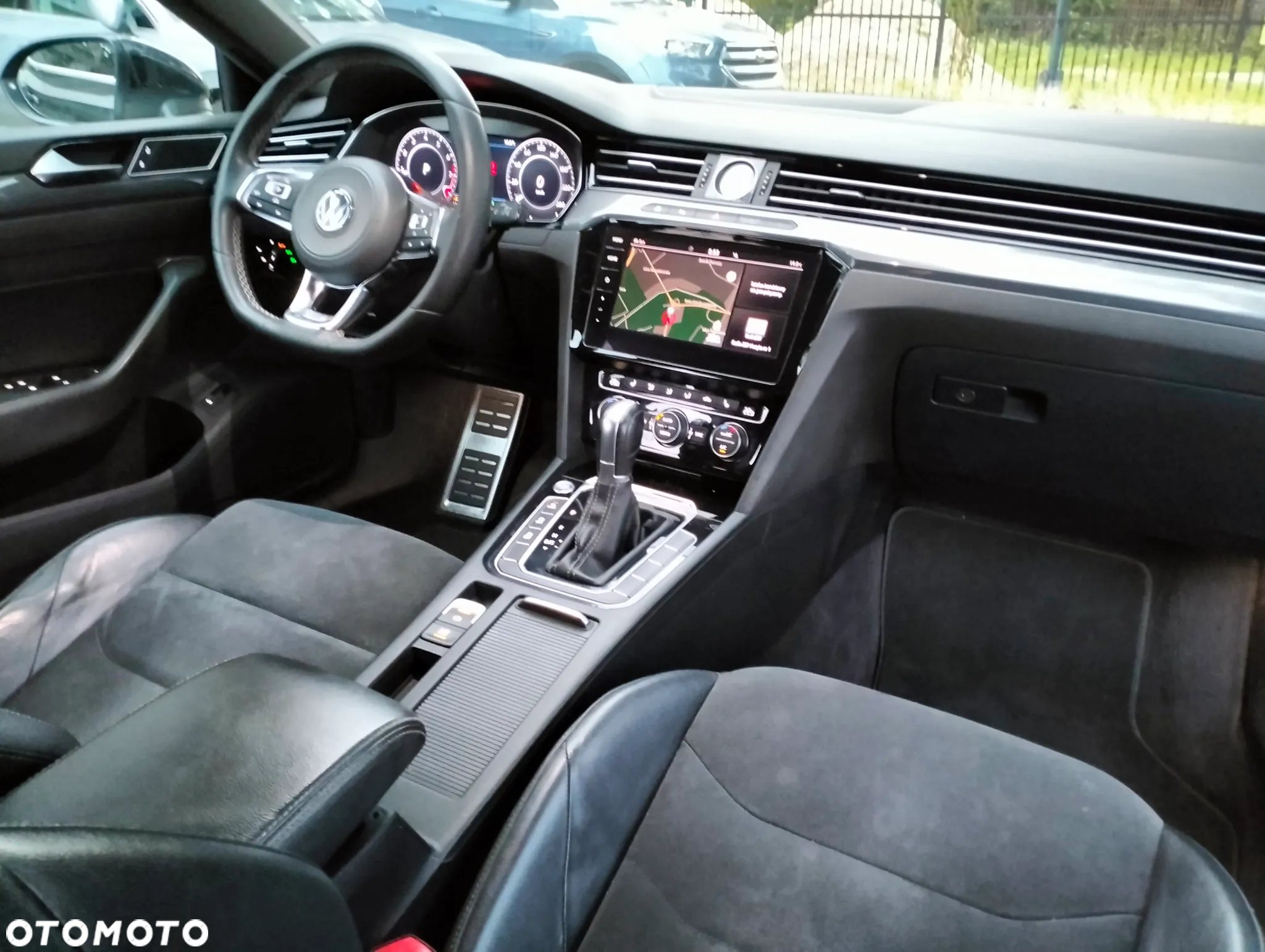 Volkswagen Arteon 2.0 TSI R-Line DSG - 24