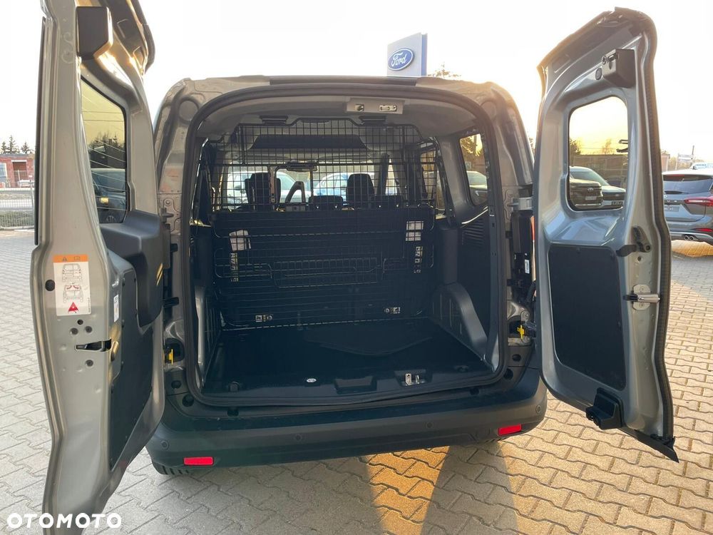 Ford Transit Courier - 8