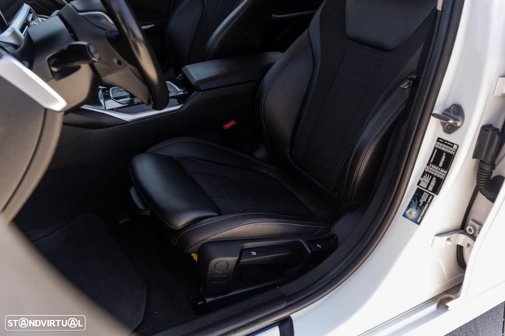 BMW 318 d Line Sport Auto — fotografia 10