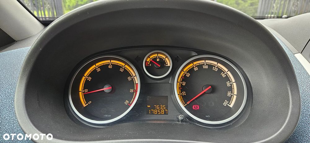 Opel Corsa 1.4 16V Satellite - 26