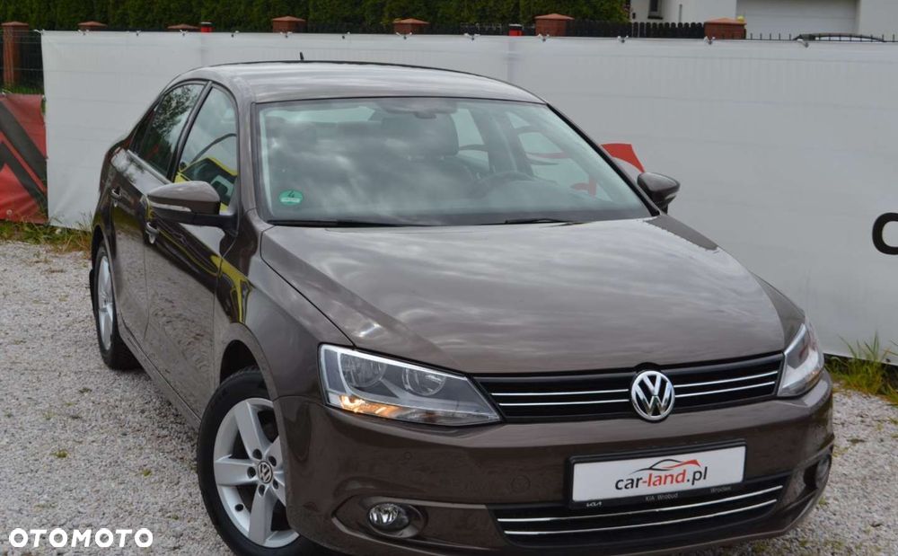 Volkswagen Jetta - 4