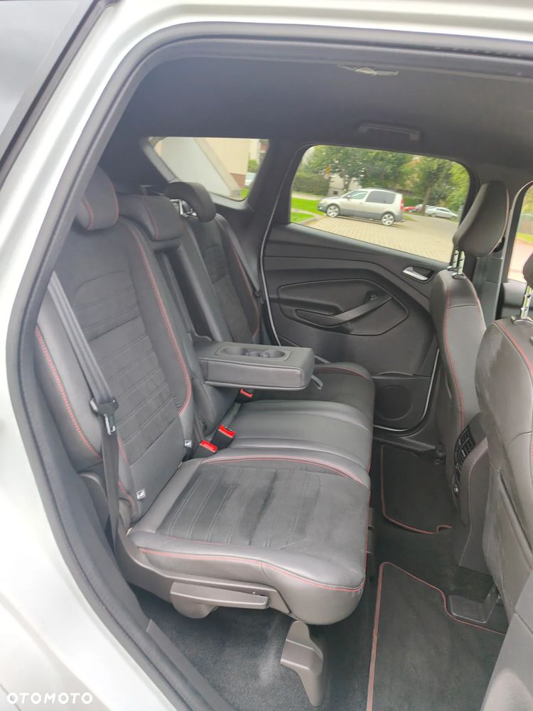 Ford Kuga 1.5 EcoBoost 2x4 ST-Line - 12