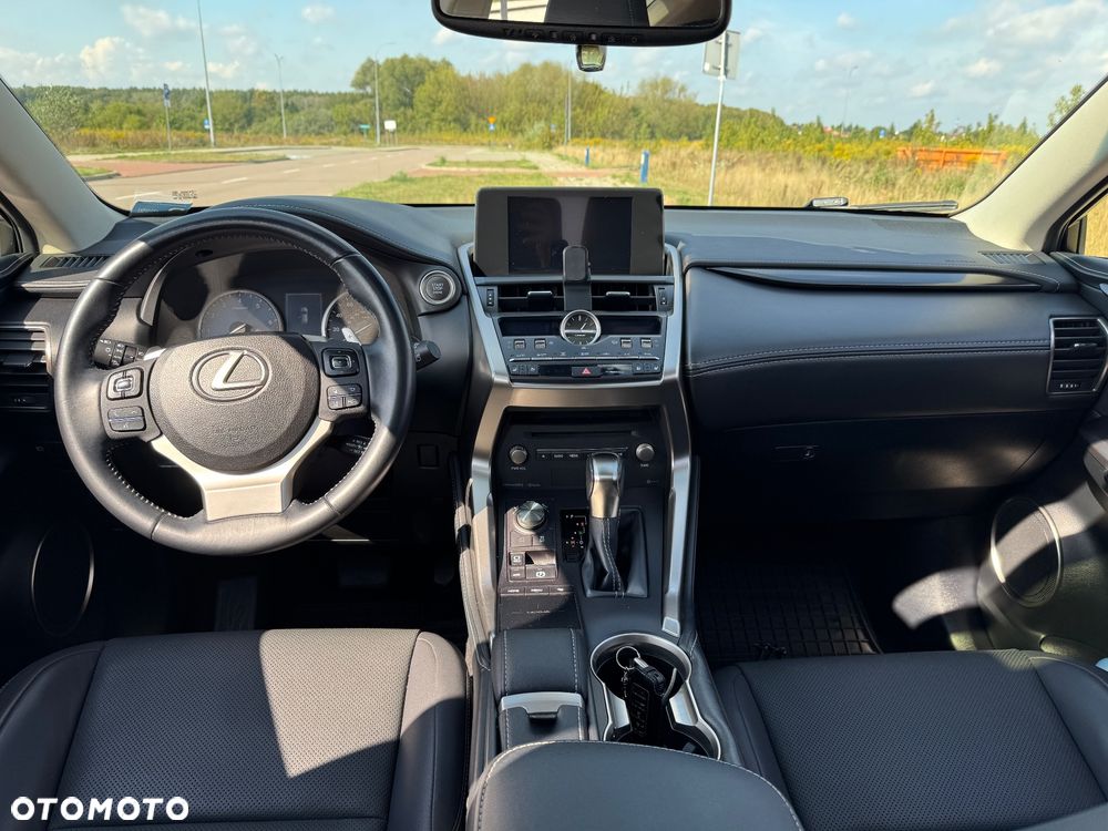 Lexus NX 300 - 26