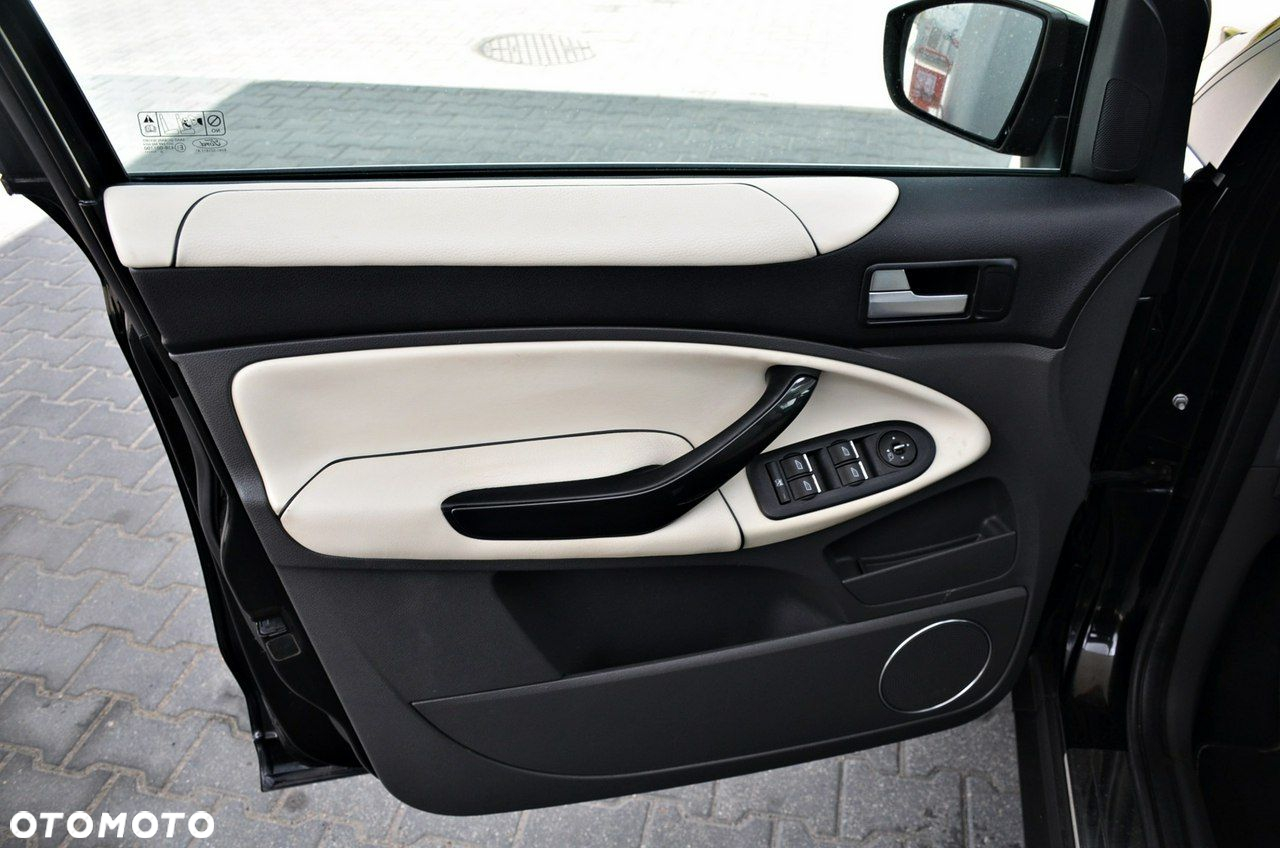 Ford Kuga - 23