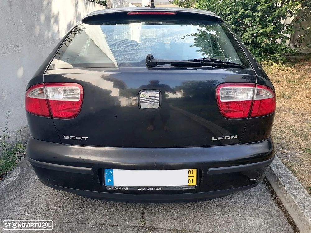 SEAT Leon 1.6 16V Signo - 4