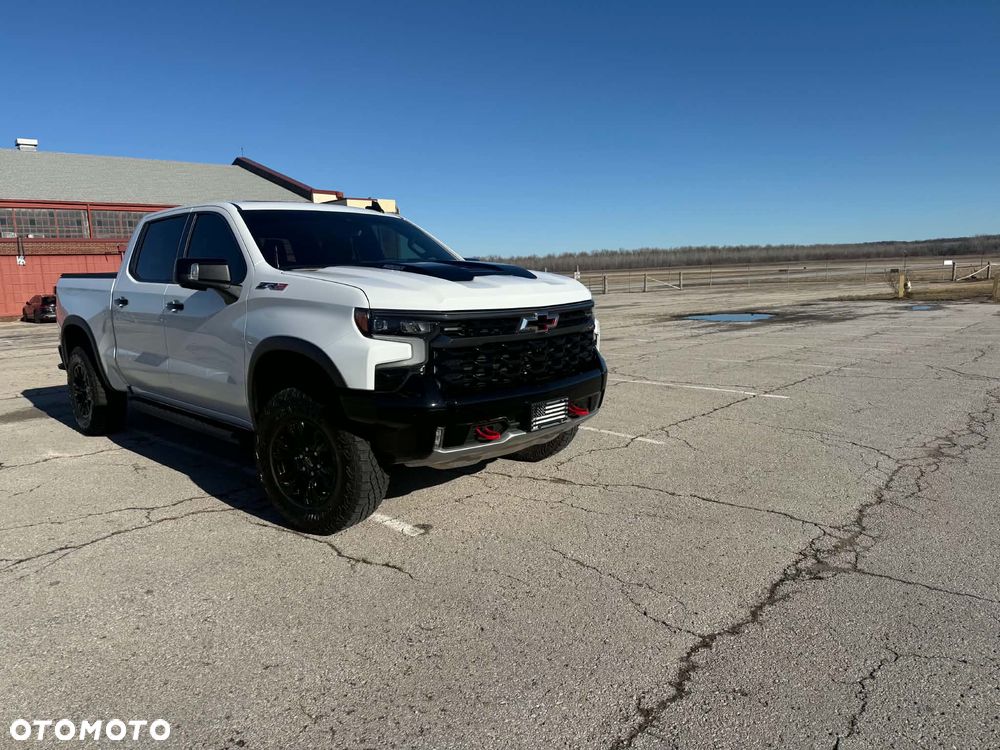 Chevrolet Silverado - 3