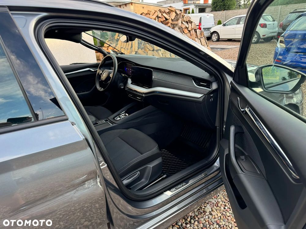 Skoda Octavia 2.0 TDI Ambition DSG - 29