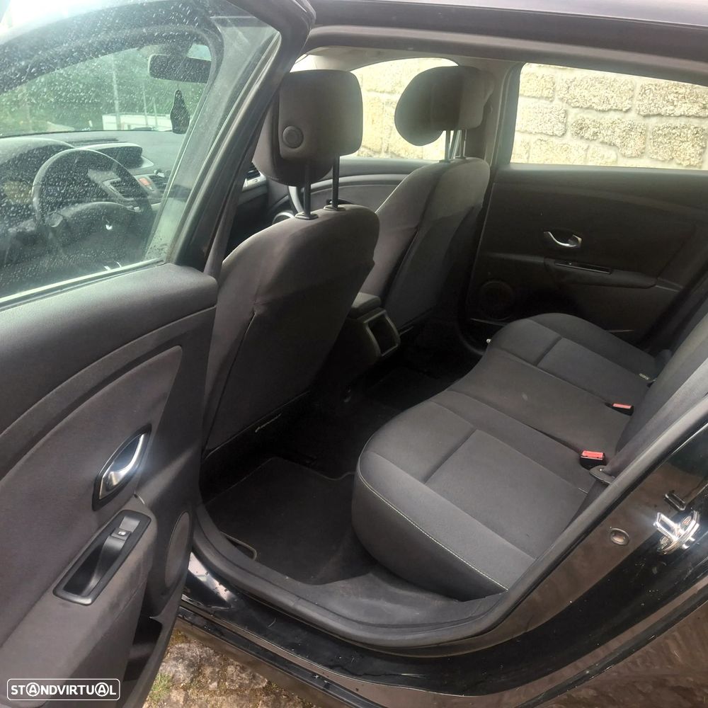 Renault Mégane Sport Tourer 1.5 dCi Dynamique CO2 Champion - 8