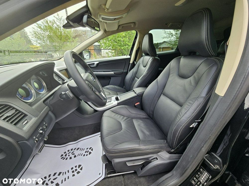 Volvo XC 60 D4 Geartronic RDesign - 11
