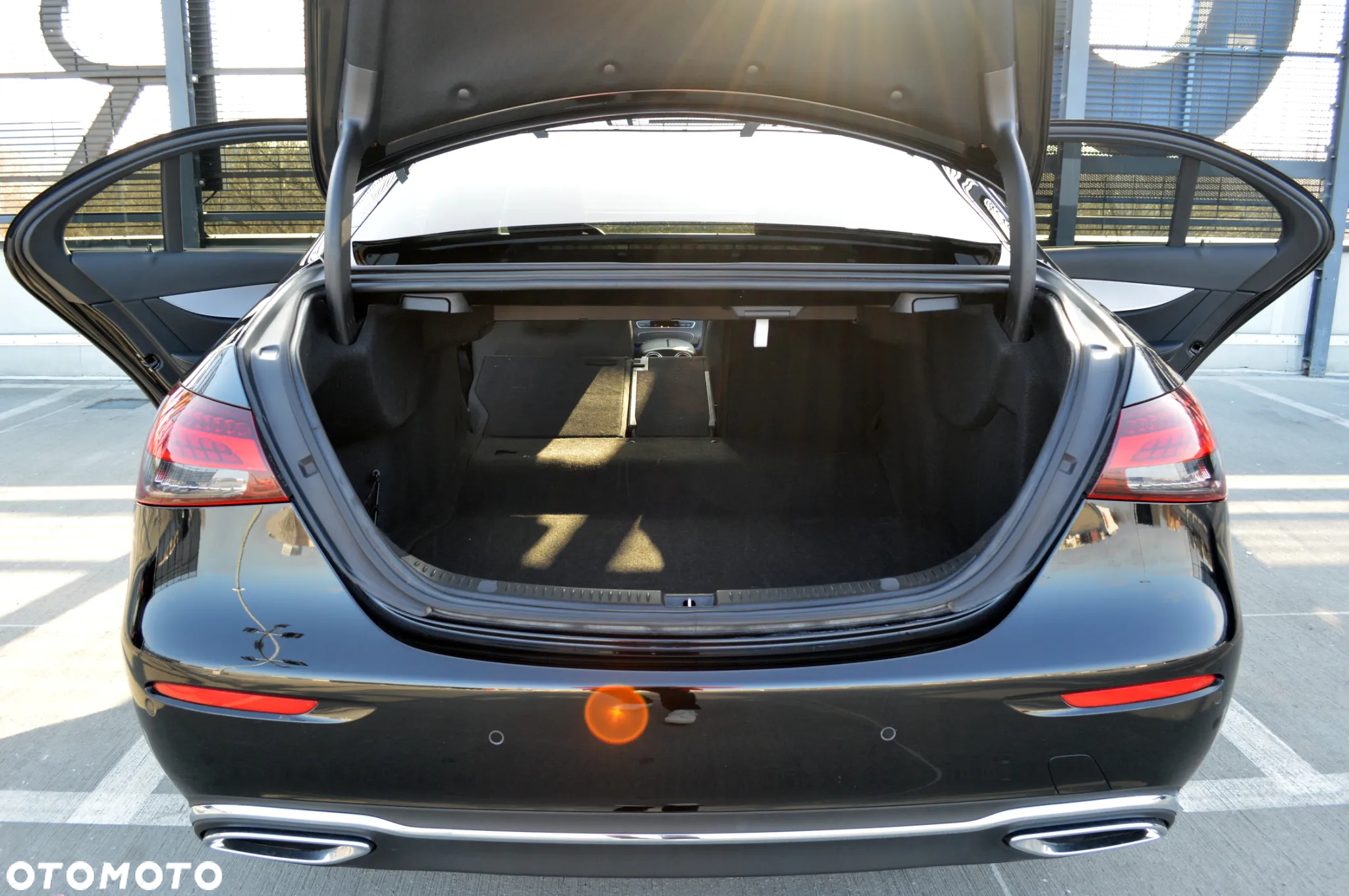 Mercedes-Benz Klasa E 220 d 4Matic 9G-TRONIC Avantgarde - 16